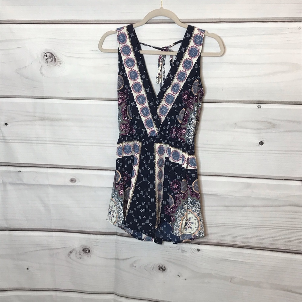 ILLA ILLA Romper size small - Picture 2 of 4